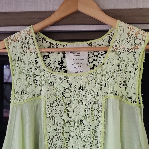WILL BE GONE SOON) NWOT, "Flower embriodered top) - Picture 10 of 13